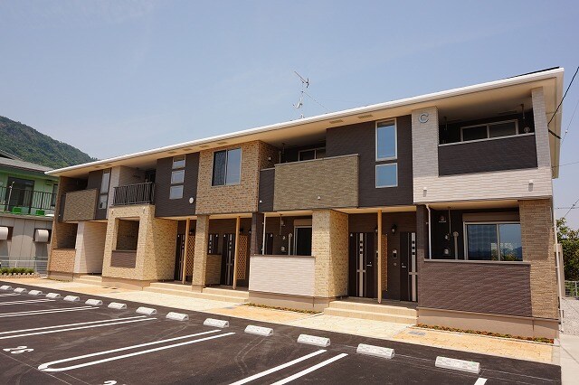 ブルースターＣの物件外観写真