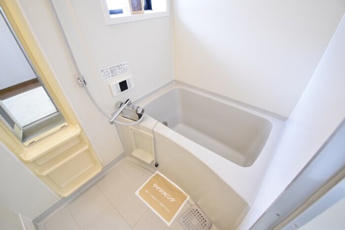 ファミール河野 A棟の物件内観写真