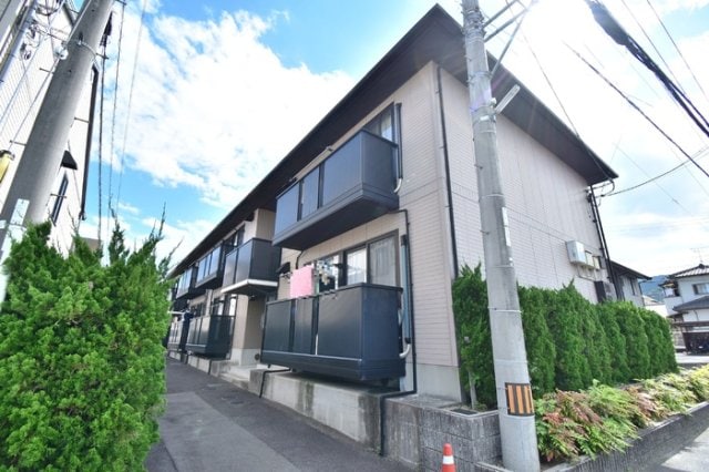 一本木ハイム E棟の物件外観写真