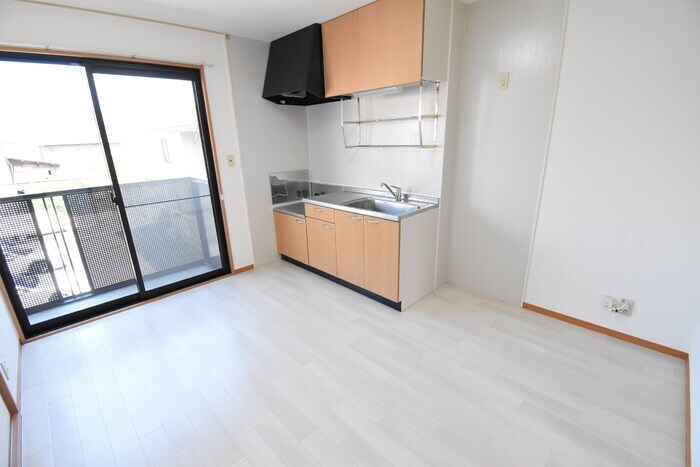 一本木ハイム E棟の物件内観写真