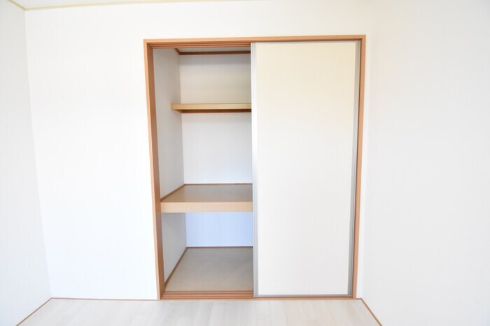 一本木ハイム E棟の物件内観写真