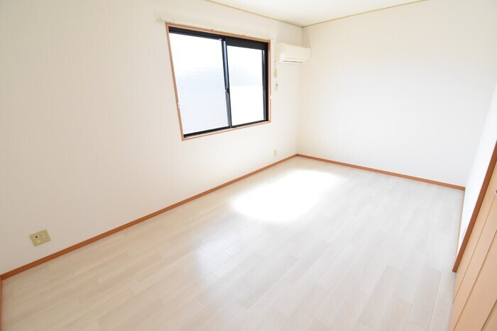 一本木ハイム E棟の物件内観写真