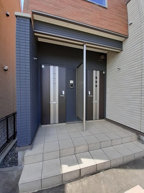 グローヴ・ガーデンⅢの物件外観写真