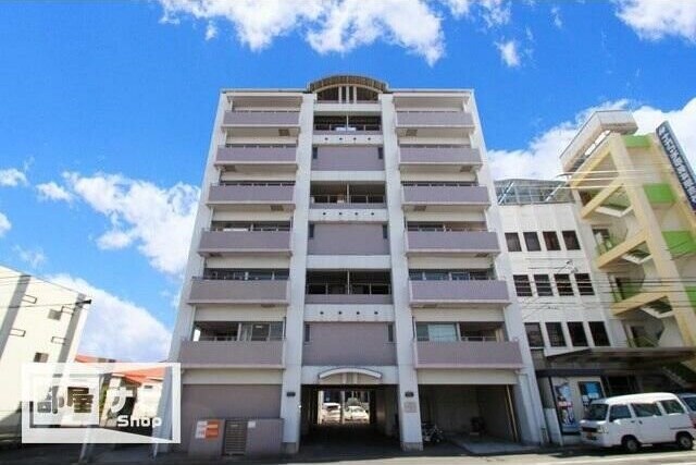 キュービックパレスの物件外観写真