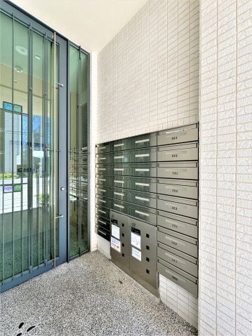 コリドール中央の物件外観写真