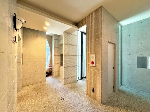 コリドール中央の物件外観写真