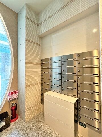 コリドール中央の物件外観写真