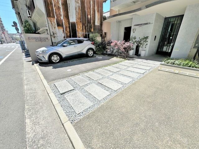 コリドール中央の物件外観写真