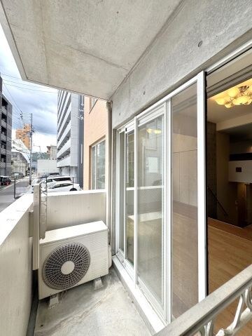 コリドール中央の物件内観写真