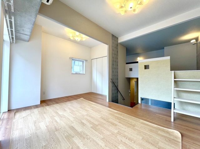 コリドール中央の物件内観写真