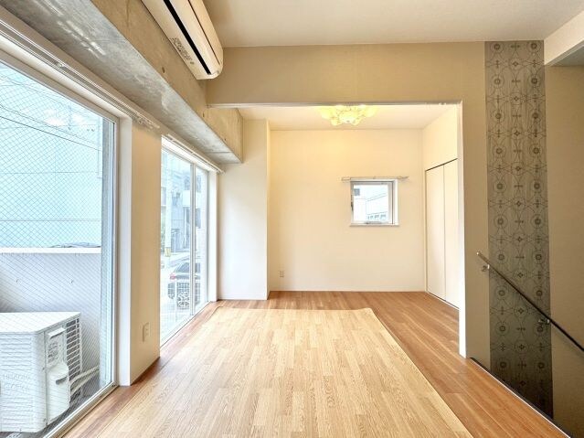 コリドール中央の物件内観写真