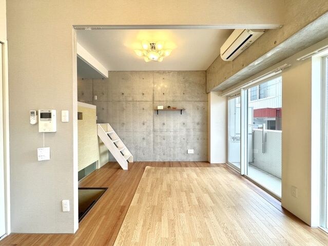 コリドール中央の物件内観写真