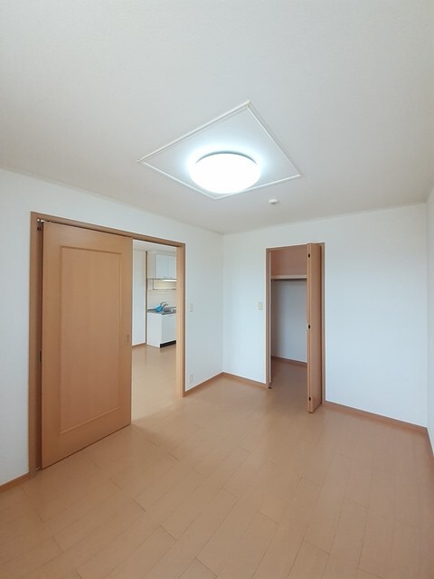 アベンシス７の物件内観写真