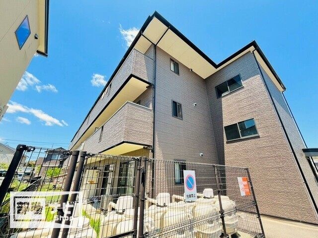 フォブールトロワやくりＢの物件外観写真