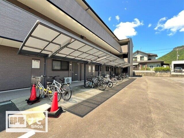 フォブールトロワやくりＢの物件内観写真