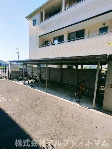 グロリアスの物件外観写真