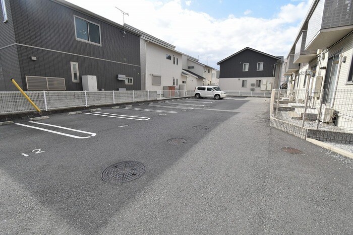 プラティーク ハバラの物件外観写真