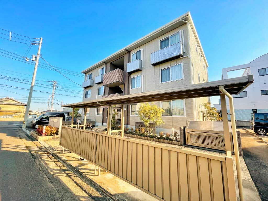 ハンプトンコートの物件外観写真