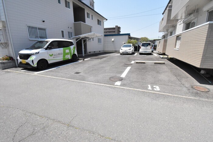 クレストヤマの物件外観写真