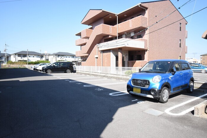 パラディー森塚の物件外観写真