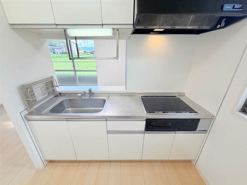 パインテイル B棟の物件内観写真