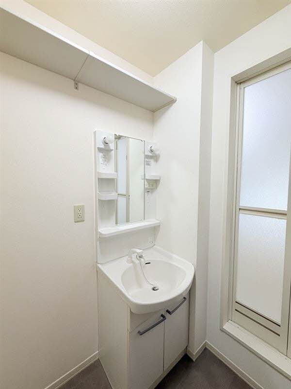 パインテイル B棟の物件内観写真