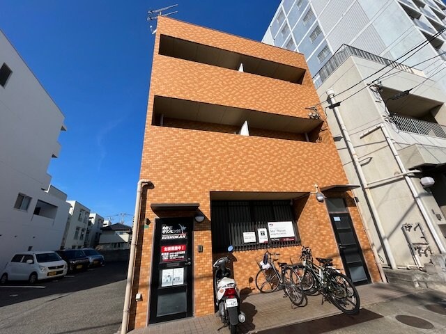 照島マンションの物件外観写真