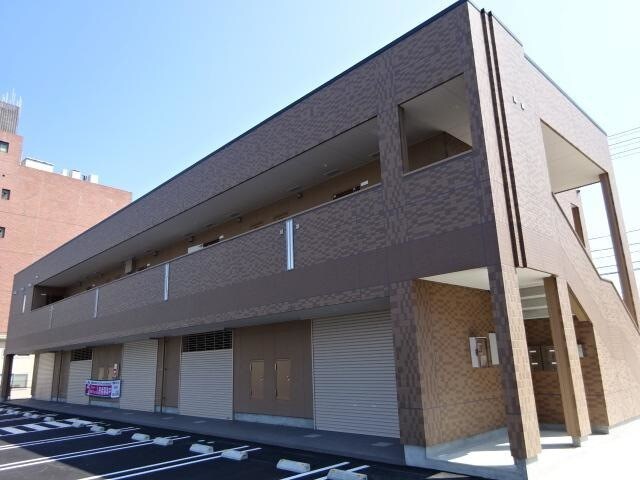 ミラフローレスの物件外観写真