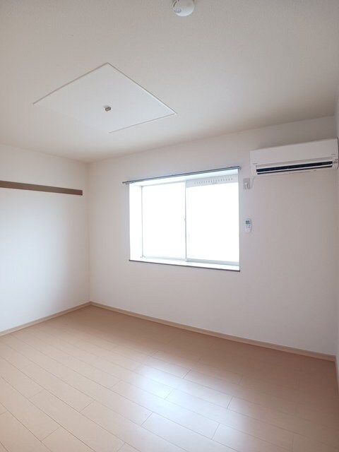 ニューエルディムマナベＢの物件内観写真