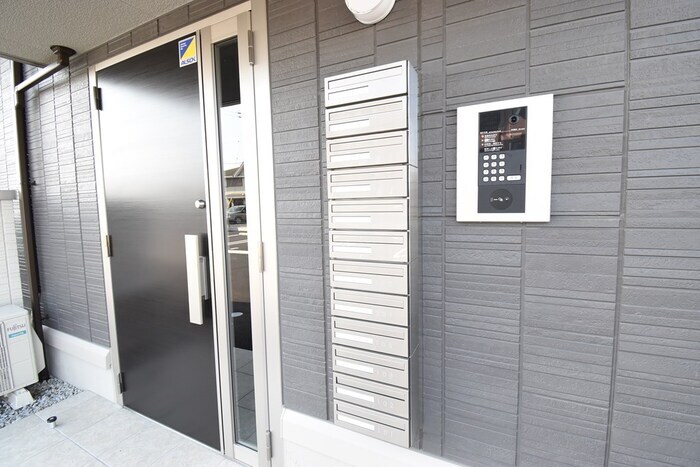 ユニヴェール D棟の物件外観写真