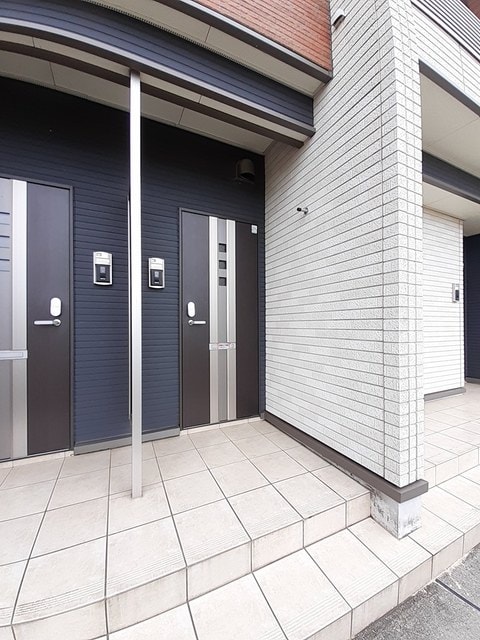 グローヴ・ガーデンⅢの物件外観写真