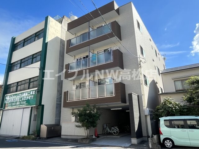 プレミール亀岡の物件外観写真