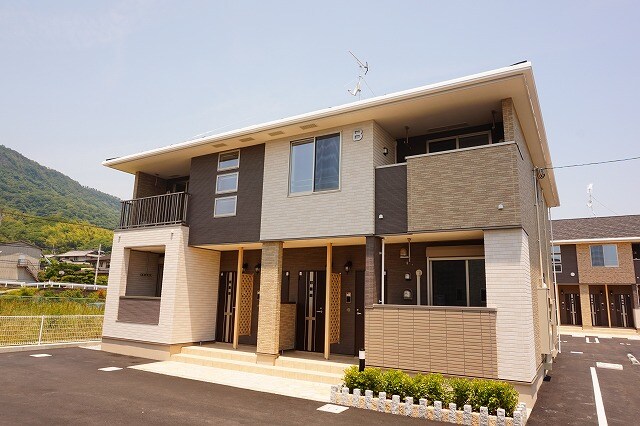 ブルースターＢの物件外観写真