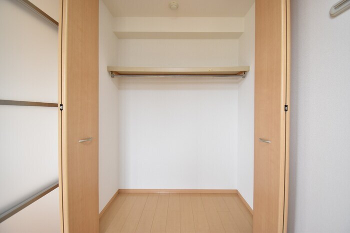 ユイマールガーデンⅢの物件内観写真