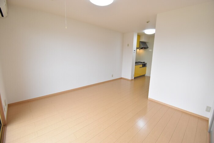 ユイマールガーデンⅢの物件内観写真