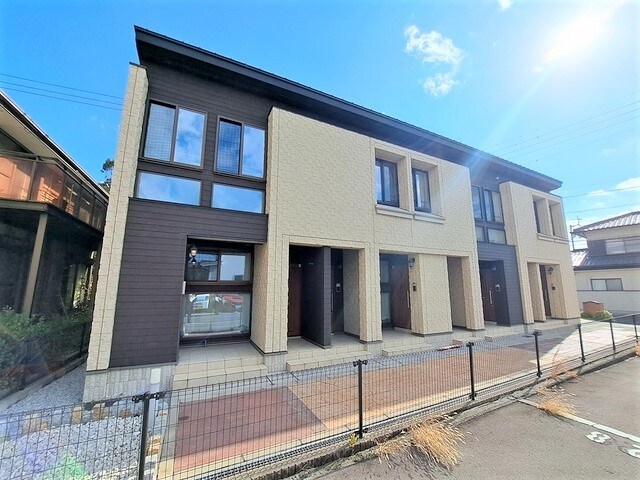 メゾン　ド　フルールⅡの物件外観写真