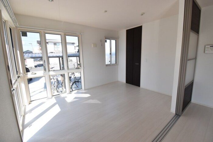 ラナ マラキ B棟の物件内観写真