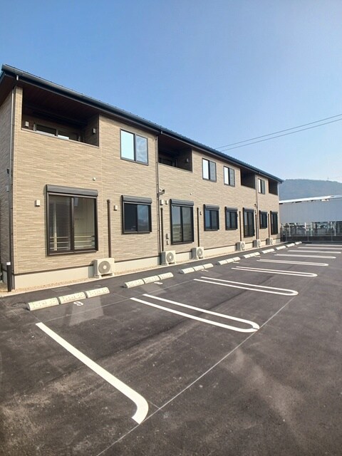 クラール鶴市フロイデＡの物件外観写真