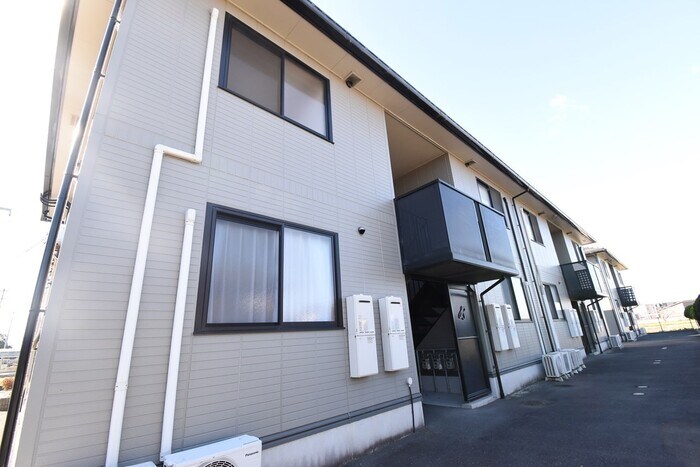 カメリアハイツ B棟の物件外観写真