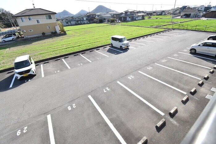 カメリアハイツ B棟の物件外観写真