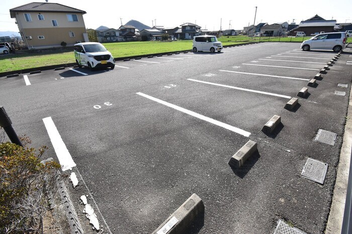 カメリアハイツ B棟の物件外観写真