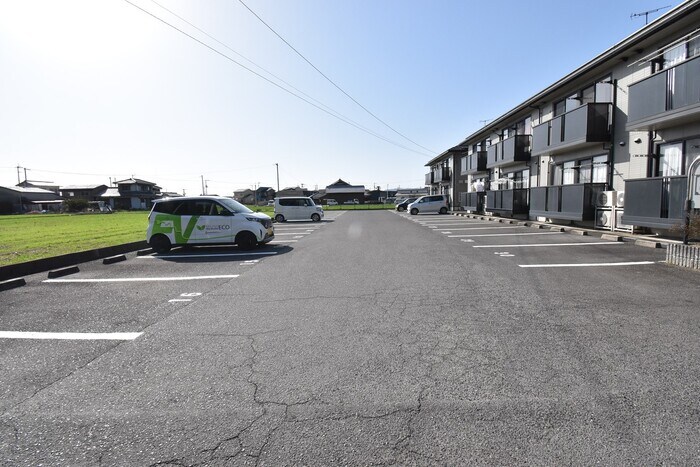 カメリアハイツ B棟の物件外観写真