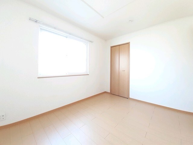 ブッシュ　クローバーＡの物件内観写真