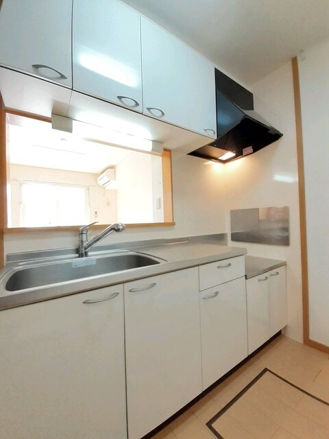 ブッシュ　クローバーＡの物件内観写真