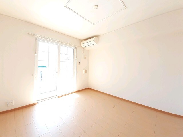 ブッシュ　クローバーＡの物件内観写真