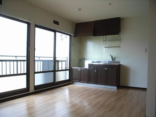 アーバン寺内の物件内観写真