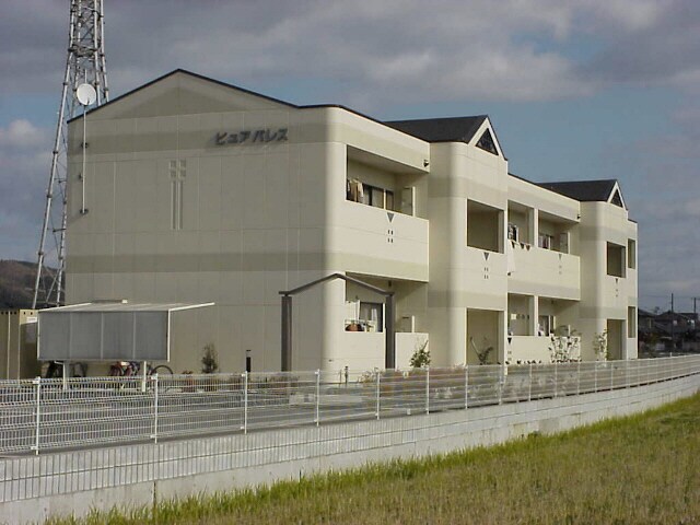 ピュアパレスの物件外観写真