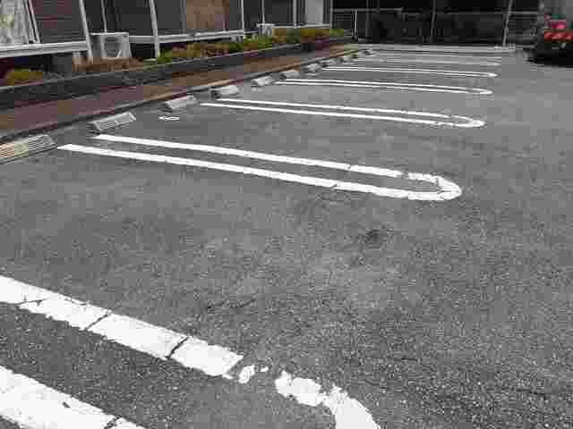 エムカーサの物件外観写真