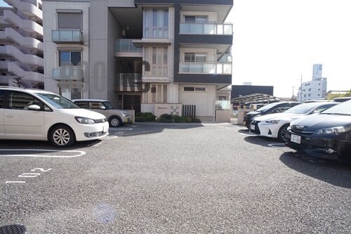 プレミアス三左衛門の物件外観写真