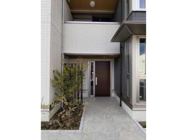 CRECER三田の物件外観写真